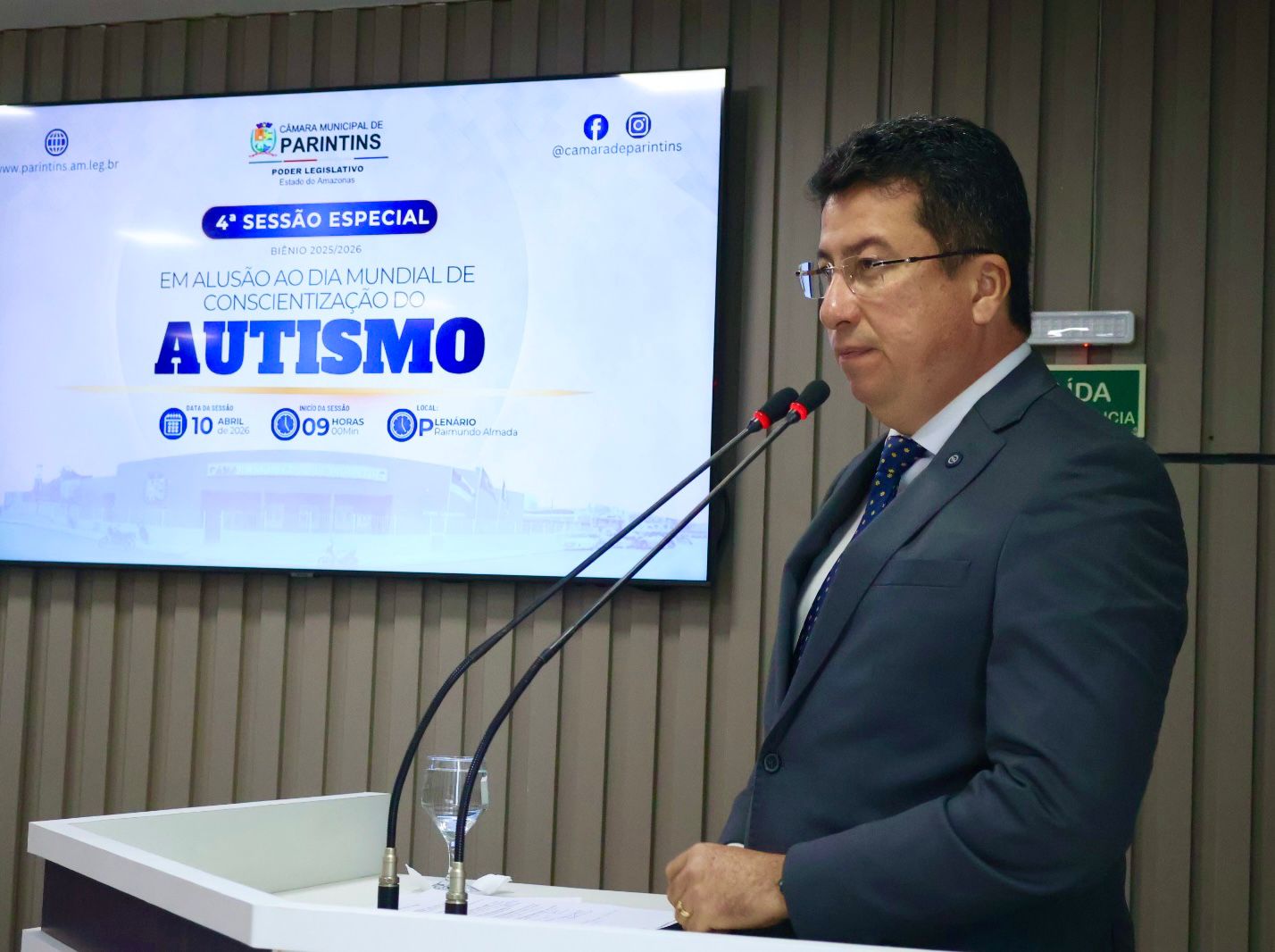 Vereador Fábio Cardoso defende rede de apoio a famílias atípicas na Câmara de Parintins